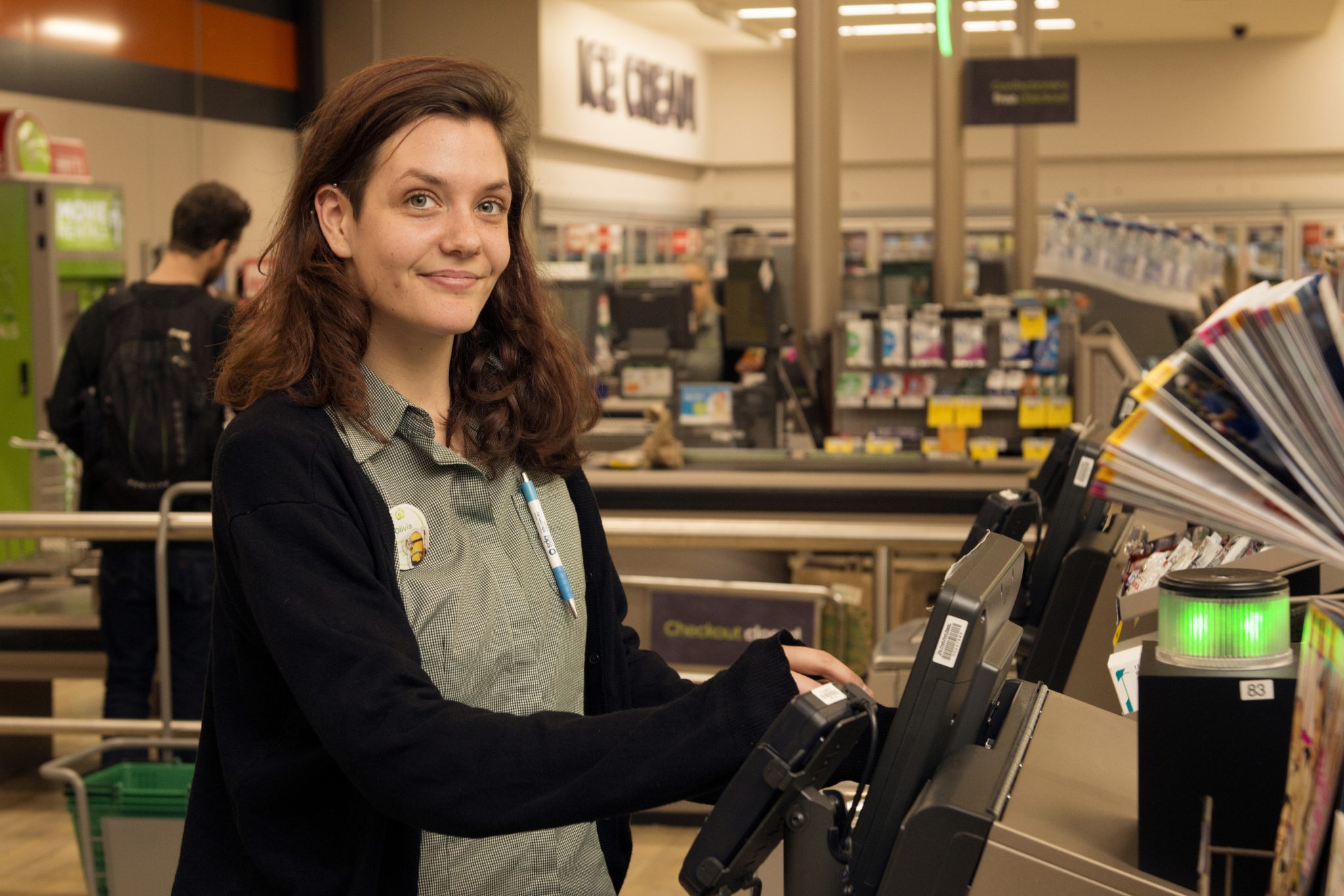 Work in retail: over 70,000 jobs for assistants, warehouse operators, cashiers and more