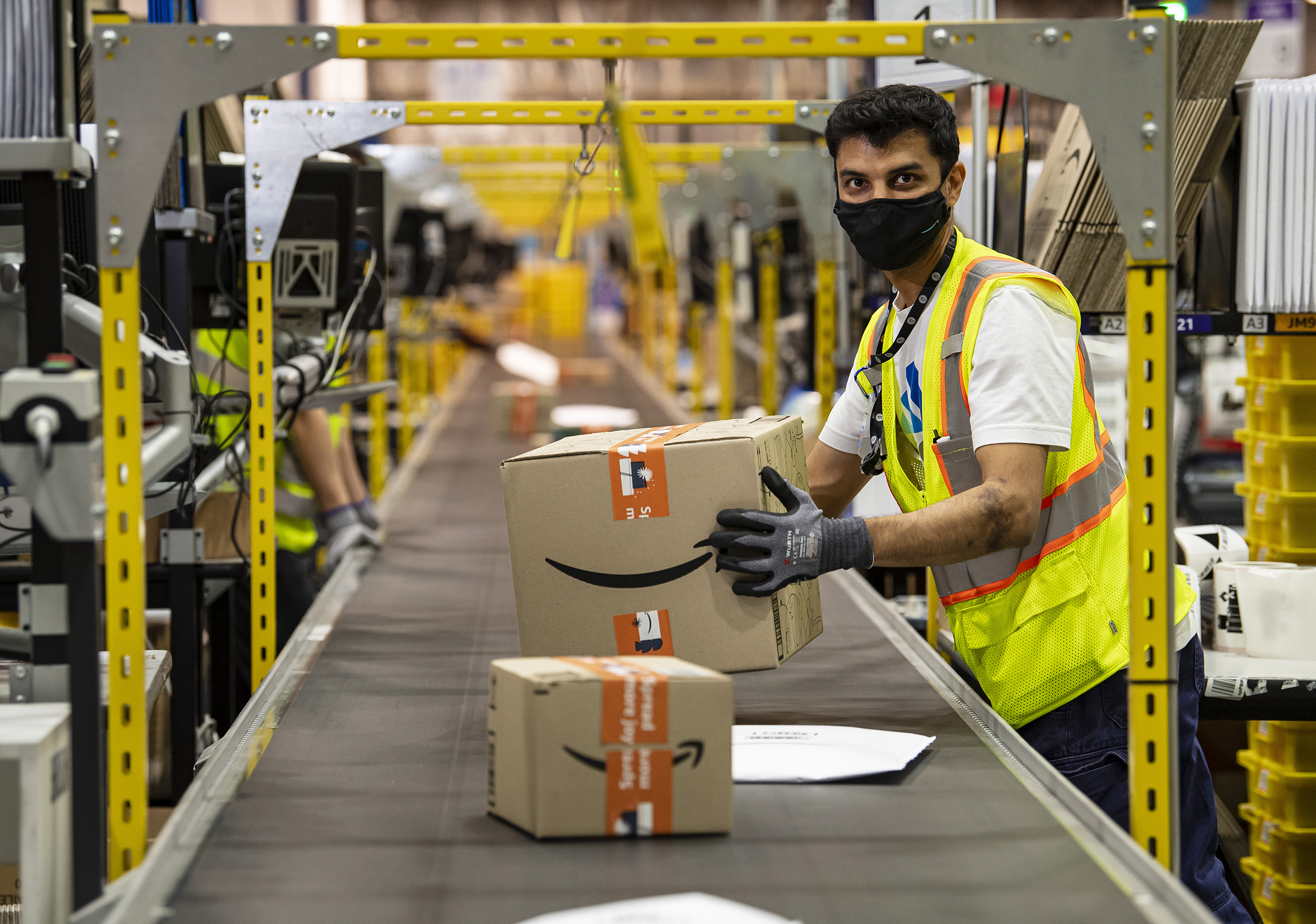 Amazon launches nearly 500 job opportunities
